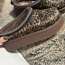 Women's Tasman Caspian Spotted Animal Print Calf Hair Clogs UGG Tasmans Leopard Print