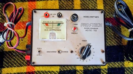 Vintage Model Craft Pro-Tech Super Charger AC/DC 702