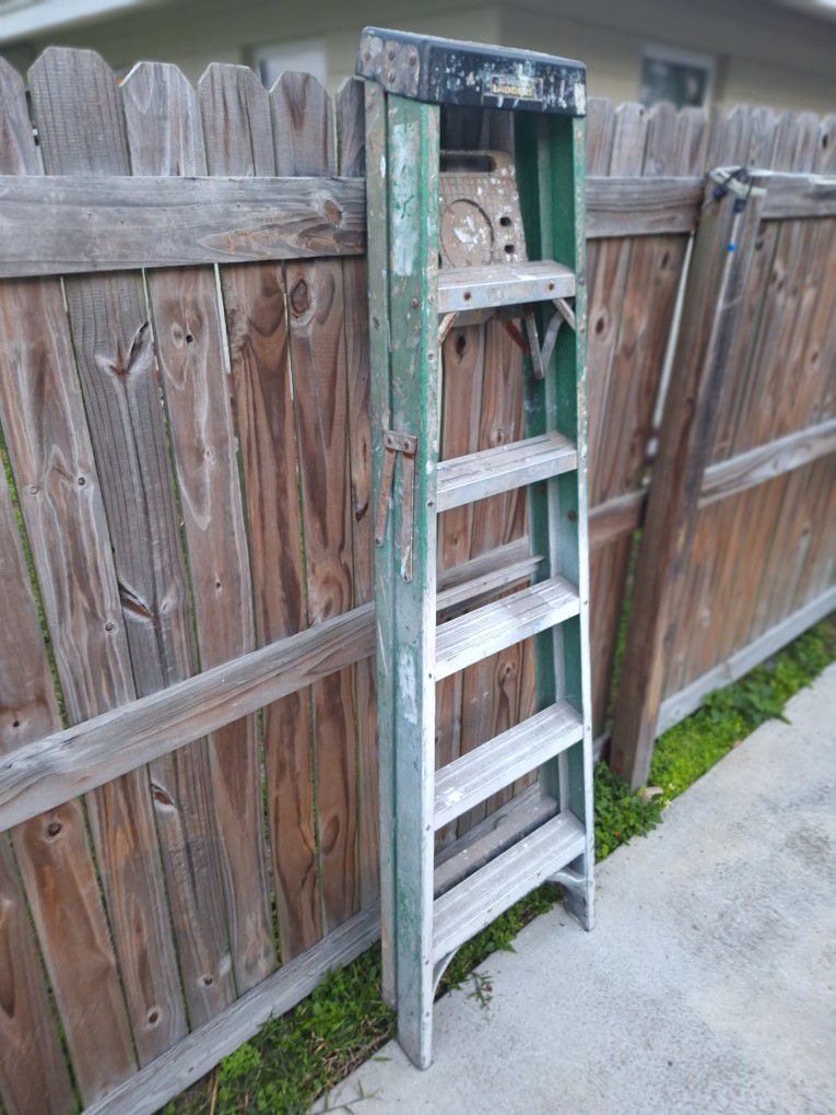 6' Fiberglass Gorilla Ladder