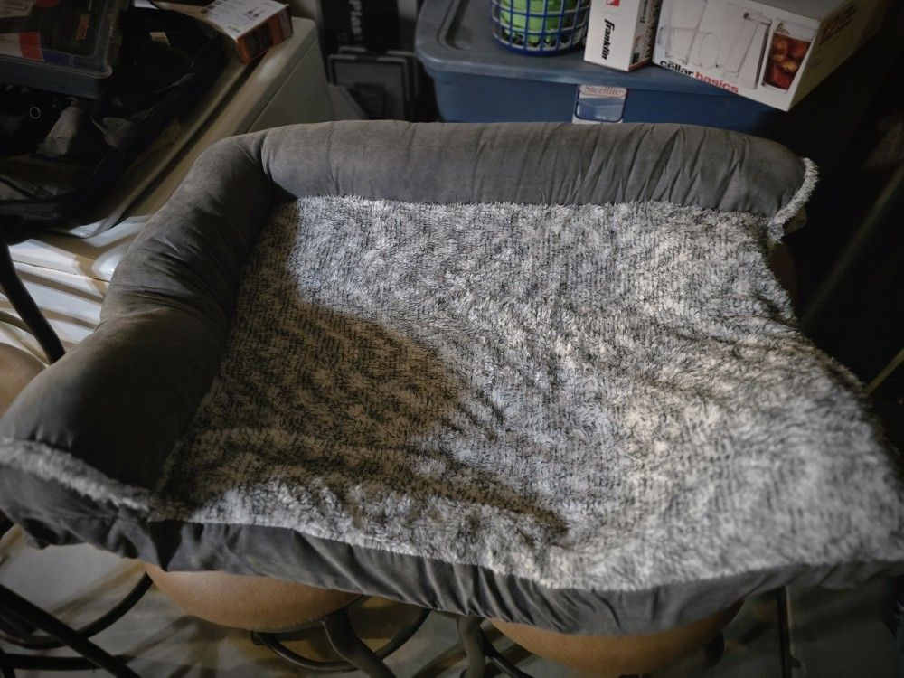 FurHaven Fox Fur & Suede Orthopedic Pet Bed (NIB)