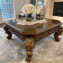 Coffee table with two end tables