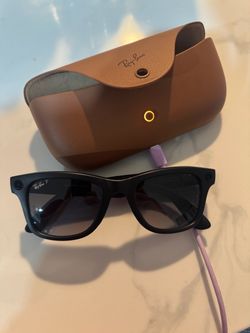 Ray-Ban Meta Wayfarer Gen 1 RW4006 Black Smart Glasses + Charging Case