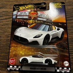 Hot Wheels Premium Boulevard 127 Maserati Mc20