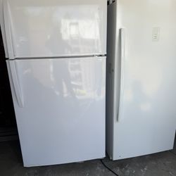It Is Not Work Fridge  Kenmore /And Freezer  General Electric Neither of them cools.$45 Each