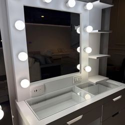 40” Makeup Vanity Desk w/ Mirror & Lights