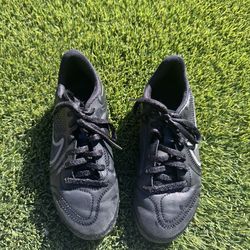 Kids used Nike Tiempo Black Soccer Cleats- size 1Y