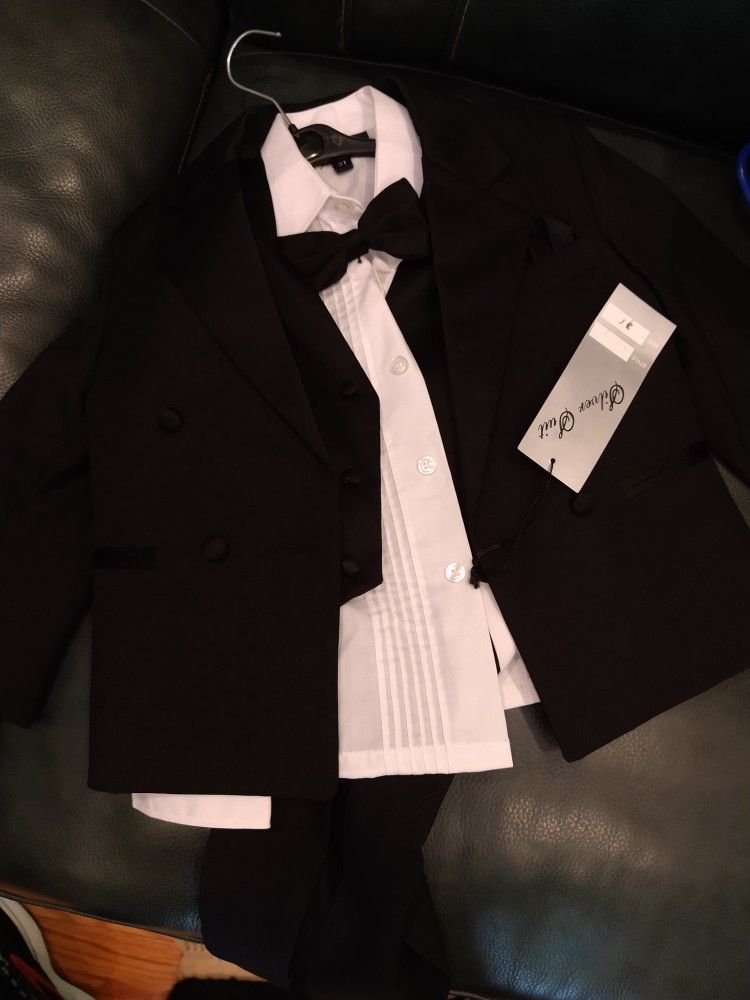 3t Tuxedo $30