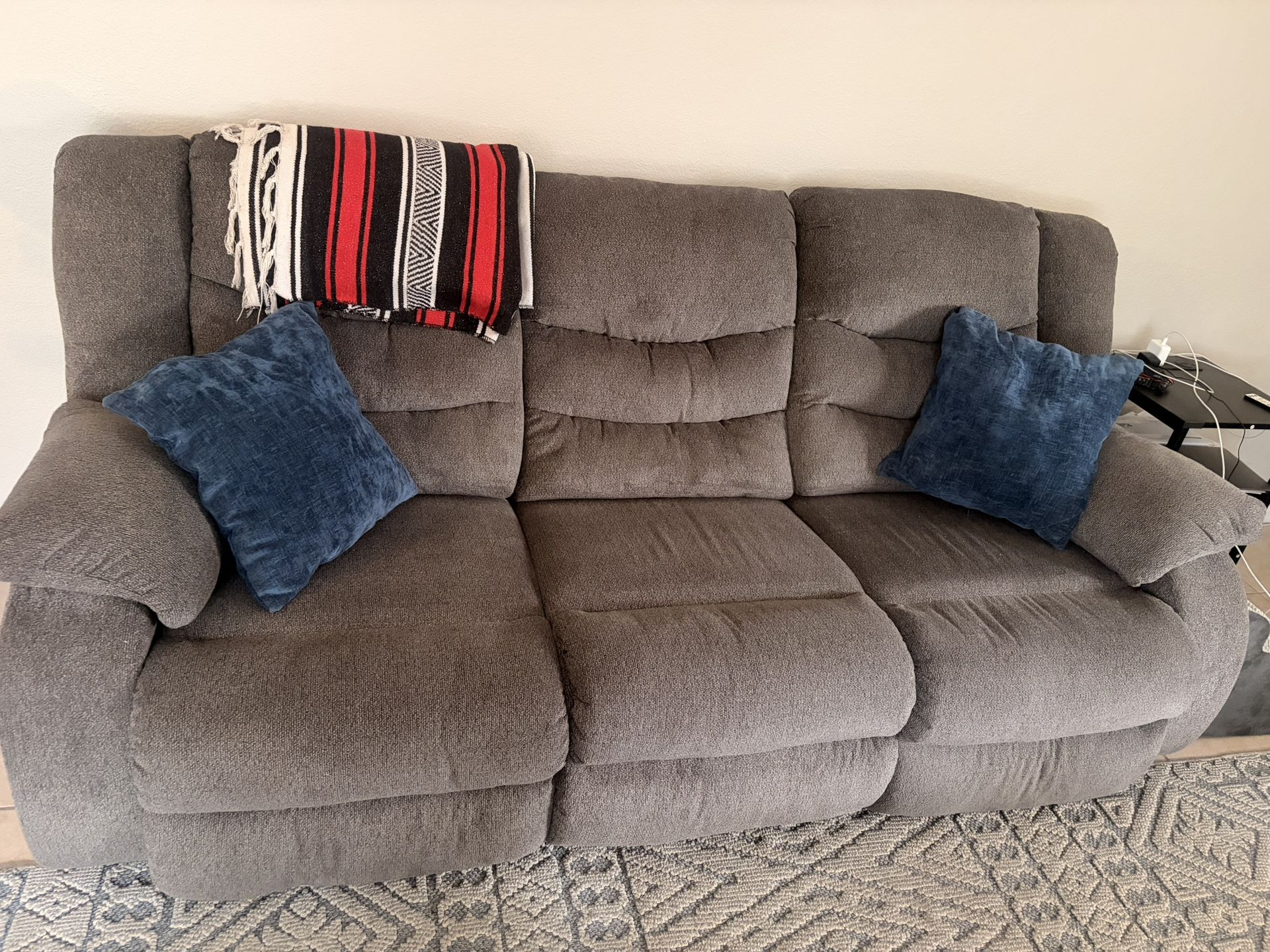 Reclining Couch Less Than 1 Yr Old - No Pets/no Kids