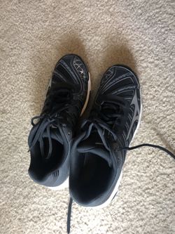 Women’s Volleyball Shoes 9.5