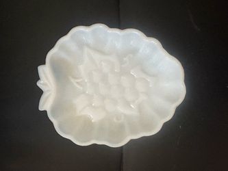 Dish Grape Cluster