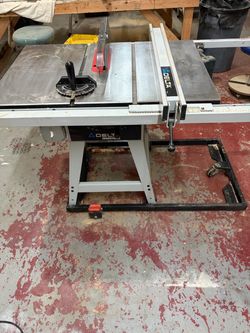 Heavy-Duty 10” Delta Table Saw