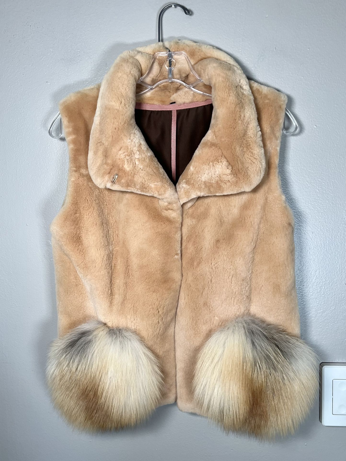 Maximilian Fur Vest $3600 size 4