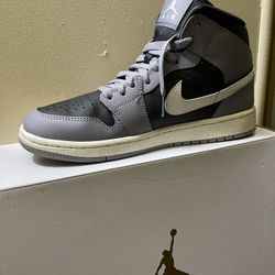 8.5 Women Air Jordan 1 Mid