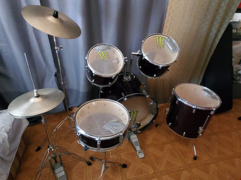 Drum Set For Beginners (Practice Pads Included, also a  10" and 8" B8 SPLASH SABIAN cymbals included not  the stands just the Cymbals)