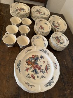 Wedgewood Potpourri Made In England  67 Pieces 