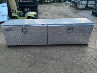 TOOL BOX WHIT KEY MEASURES ON PICTURES