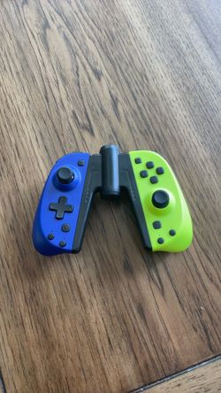 Nintendo switch controllers. 35