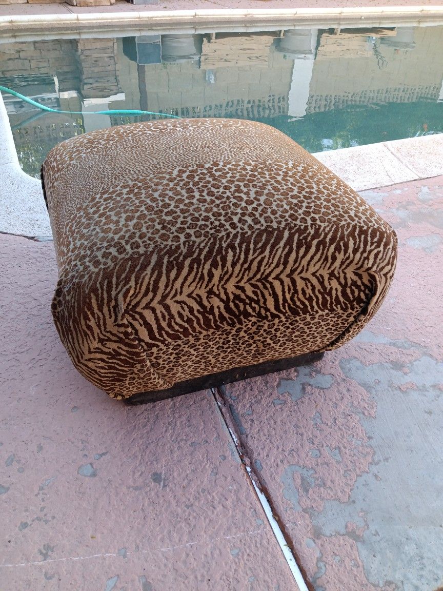 Leg Stool / Small Bench