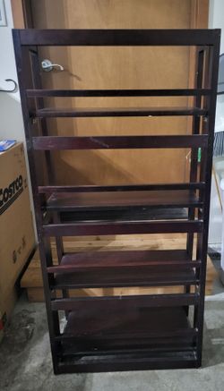 Folding bookshelf