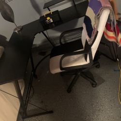 Desk And Gaming Chair 
