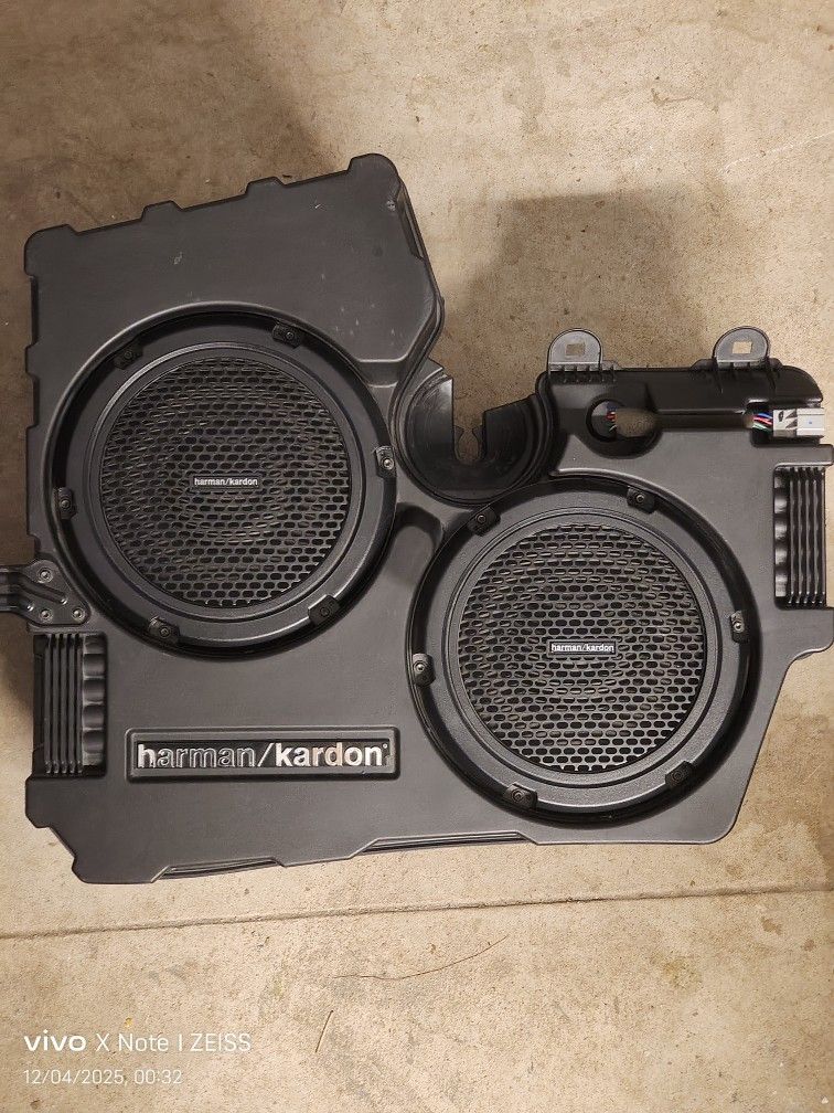 Harman Kardon Dual 10" Subwoofers 