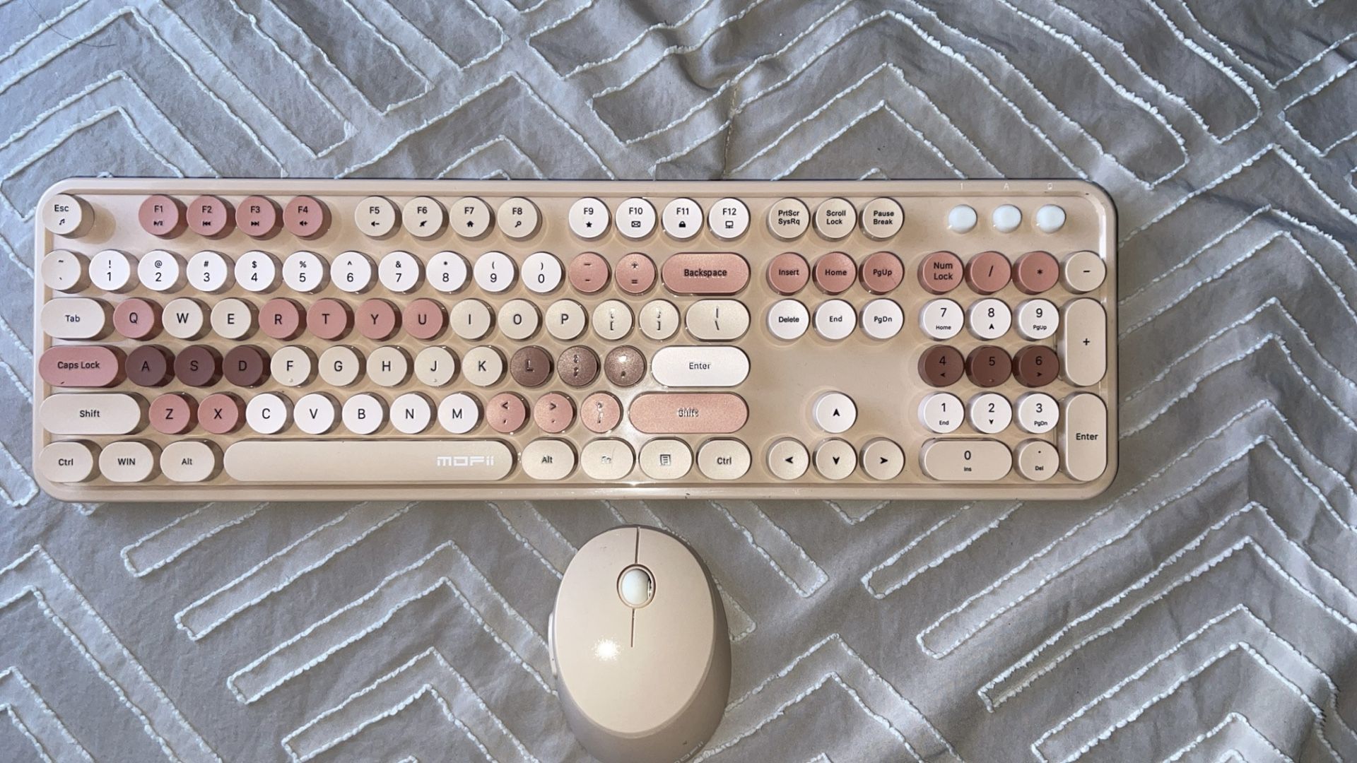 Aesthetic Wireless Keyboard