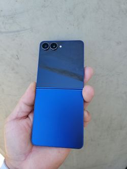 Samsung Galaxy Z Flip 7 Factory Unlocked