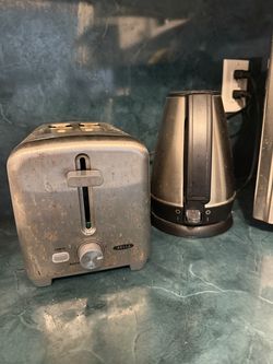 2-Slice Toaster + Electric Kettle (Bundle)