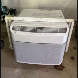 12,000 BTU works as Good As New 