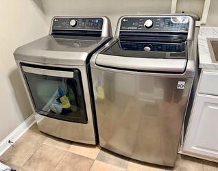 LG Washer and Dryer Set