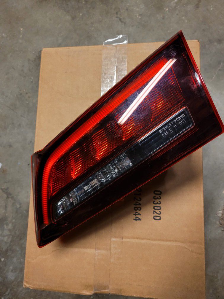 2018 - 2020 Acura TLX tail light