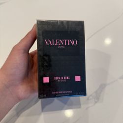 Valentino Born In Roma Colgone 