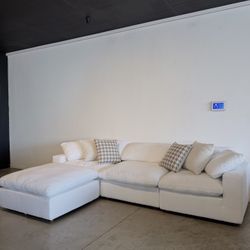 Cloud Style Sectional Sofa — Removable Washable Covers / Free Local Delivery 🚚 