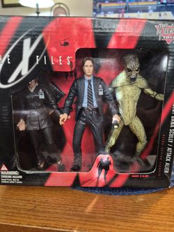 1998 the X files figurines.
