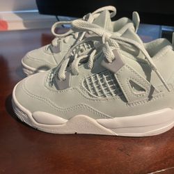 Jordan 4 Abundance 
