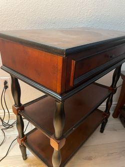 Entry way table