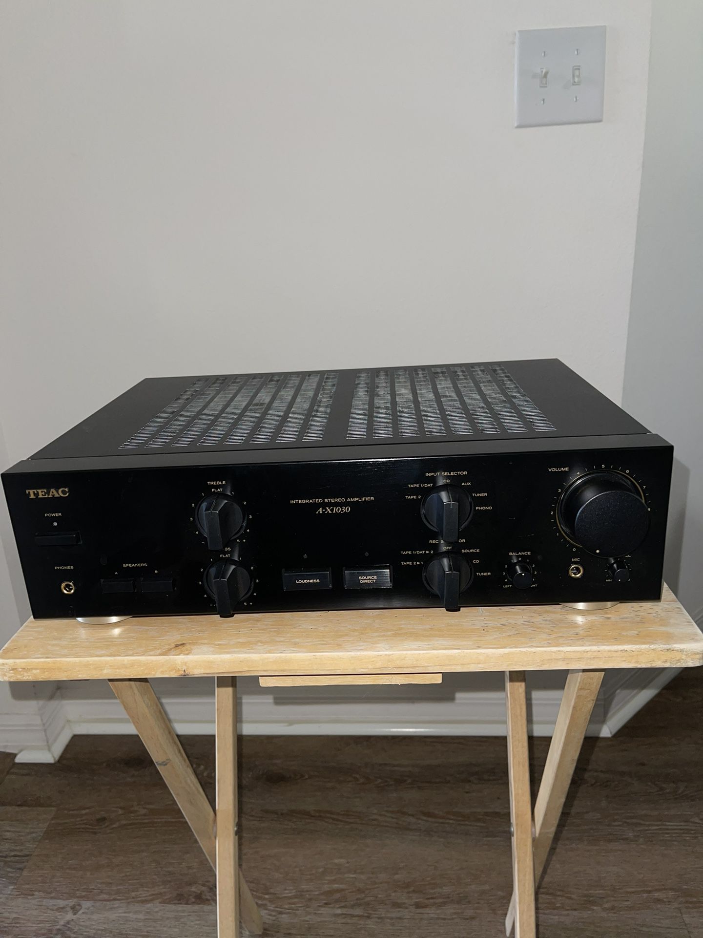 Teac Stereo Integrated Amplifier .