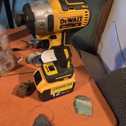 DeWalt DCF887 