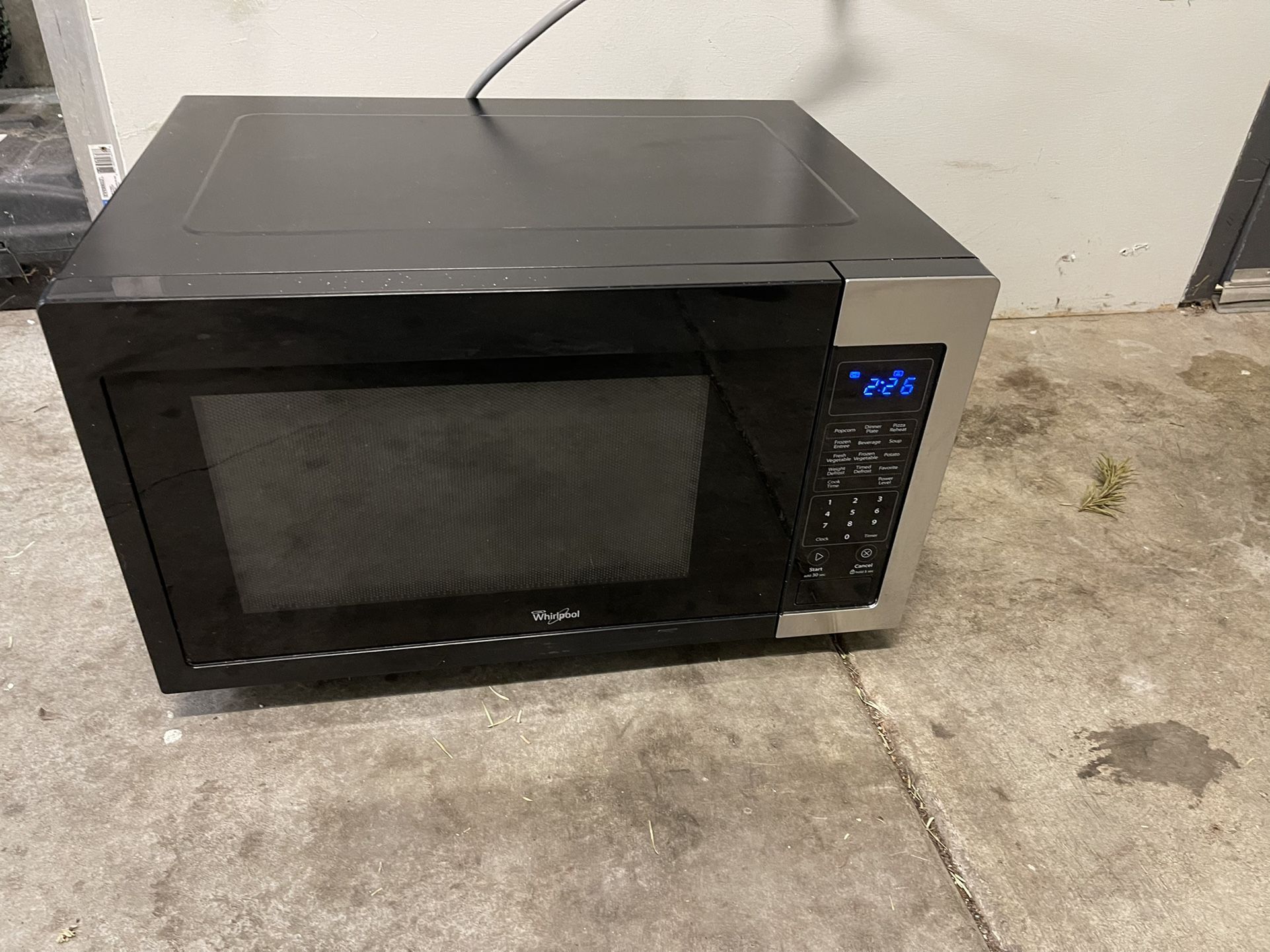 Whirlpool Microwave for Sale in Federal Way WA OfferUp