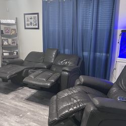 LAZ BOY LEATHER SET LIVING ROOM SET/ Couches 