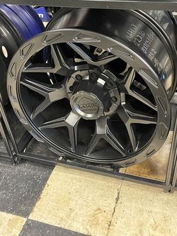 Heavy-duty 8x6.5 / 8x165.1 rims for Ford F-250 & Older Super Duty Vehicle Fitment: Save yourself the daily disappointment of looking at basic factory