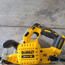 Dewall Circular Saw