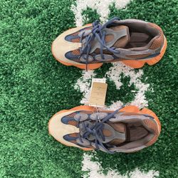 YEZZY 500 ENFLAME SZ 8.5 