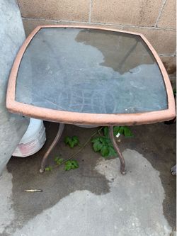 Patio table, Free