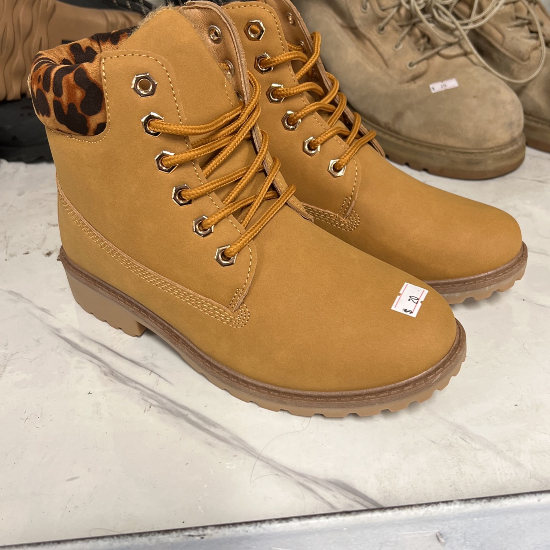 Timberland Like Women’s Boots- Size 7