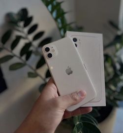 𝚒𝙿𝚑𝚘𝚗𝚎 11 𝚞𝚗𝚕𝚘𝚌𝚔𝚎𝚍 𝚠𝚒𝚝𝚑 𝚠𝚊𝚛𝚛𝚊𝚗𝚝𝚢