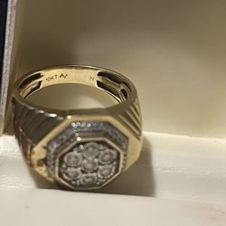 10 K Diamond  Ring  Real Diamonds  Have Bag And Receipt
