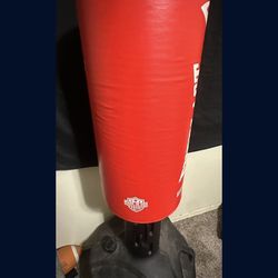 Everlast Elite Freestanding Heavy Bag