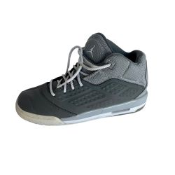 Jordan New School Kids Sneakers 6.5 Youth in Cool Grey