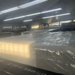 QUEEN SIZE CASPER ORIGINAL HYBRID MATTRESS & BOX SPRING BED SET